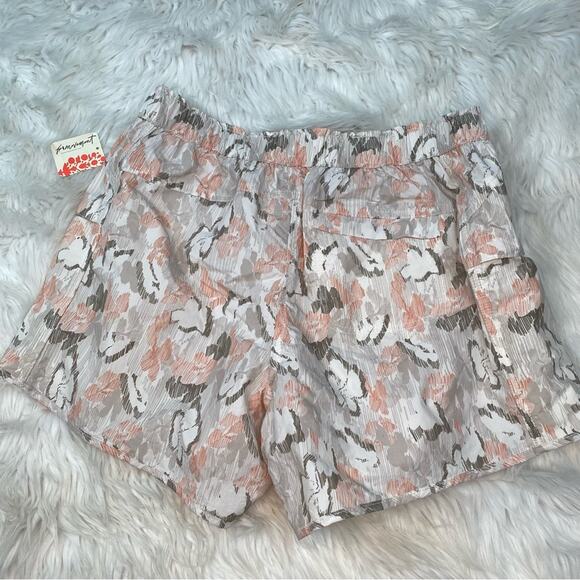 Free People Movement Women's In the Wild Printed Shorts Ivory Combo Size M NWT - Picture 12 of 13